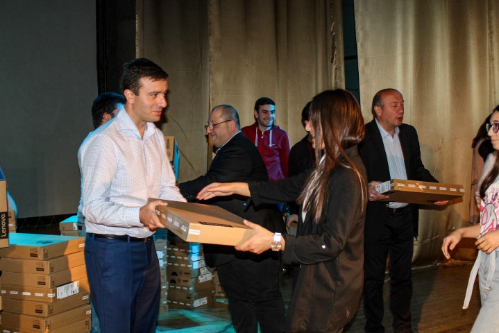 Giorgi Khojevanishvili met the successful pupils of the region 