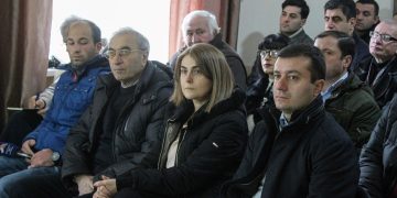 სურამის ქალაქთმშენებლობითი გეგმების შემუშავების შესახებ სურამის №2 საჯარო სკოლაში განხილვა გაიმართა