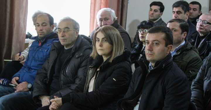 სურამის ქალაქთმშენებლობითი გეგმების შემუშავების შესახებ სურამის №2 საჯარო სკოლაში განხილვა გაიმართა