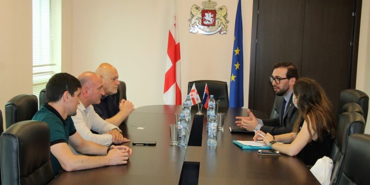 სამხარეო ადმინისტრაციაში ნატო-ს სამეკავშირეო ოფისის ხელმძღვანელთან შეხვედრა გაიმართა