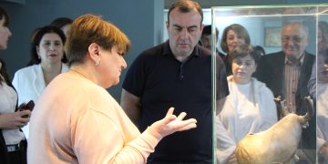 ლევან ხარაბაძე გორში ტურისტულ ობიექტებს გაეცნო