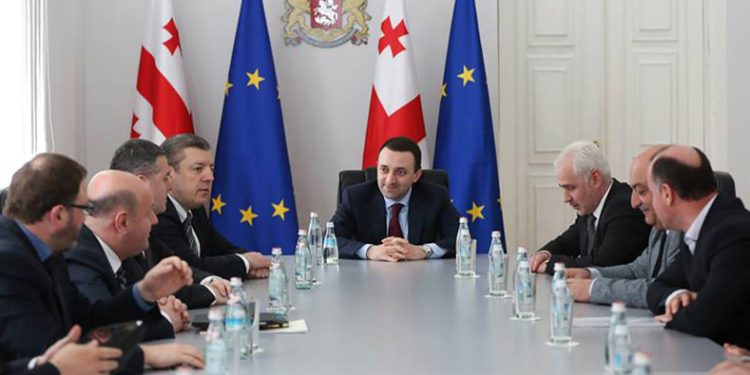ირაკლი ღარიბაშვილი შიდა ქართლის ადგილობრივი ხელისუფლების წარმომადგენლებს შეხვდა
