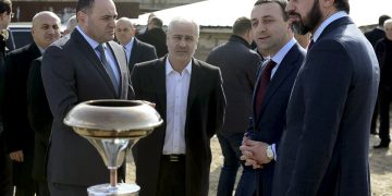 ოკუპირებული ტერიტორიების გამყოფ ხაზთან მდებარე სოფელ ვაკეს დღეიდან ბუნებრივი აირი მიეწოდება