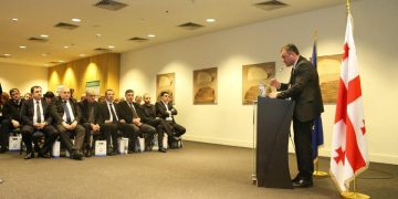 გუბერნატორის მოადგილე მყარი ნარჩენების მართვის კომპანიის მიერ 2014 წელს განხორციელებული და 2015 წლისათვის დაგეგმილი საქმიანობის პრეზენტაციას დაესწრო