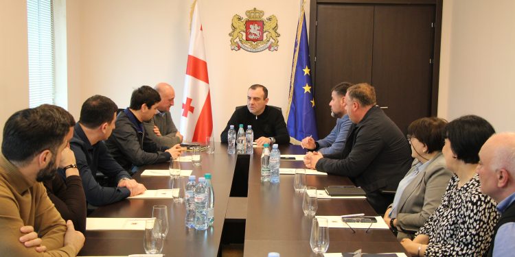 შიდა ქართლის სახელმწიფო რწმუნებულმა გორის მერიისა და საკრებულოს წარმომადგენლებთან გაცნობითი შეხვედრა გამართა