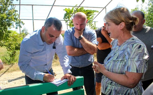 პეტრე კანკავა გამყოფი ხაზის მიმდებარე სოფლების მოსახლეობას შეხვდა