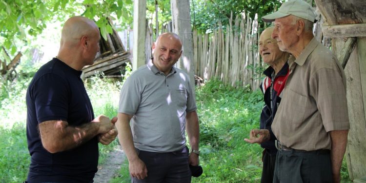 ქარელის მუნიციპალიტეტში საგზაო სარეაბილიტაციო სამუშაოები მიმდინარეობს