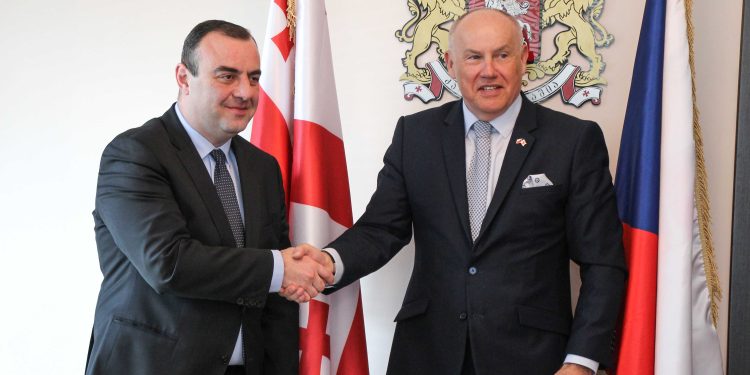 ლევანს ხარაბაძემ სახელმწიფო რწმუნებულის ადმინისტრაციაში ჩეხეთის ელჩს უმასპინძლა