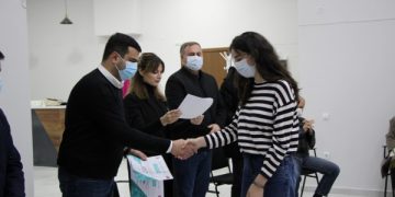 წარმატებულ აბიტურიენტებს 500 ლარიანი ვაუჩერები გადაეცათ