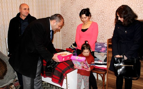 მხარის რწმუნებულმა ქარელსა და ხაშურში მცხოვრებ ოჯახებს შობა-ახალი წელი მიულოცა