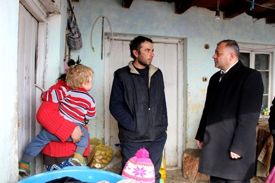 გუბერნატორმა გორსა და კასპის რაიონში მცხოვრებ ოჯახებს დამდეგი ახალი წელი მიულოცა