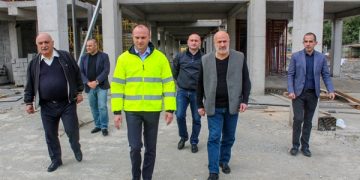 გორში მშენებარე სპორტის სასახლის მიმდებარე ტერიტორიის კეთილმოწყობა მიმდინარეობს