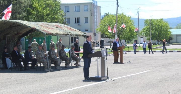 რწმუნებულმა ქვეითი ბრიგადის სამხედროებს 26 მაისი მიულოცა