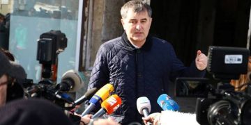 სოზარ სუბარი გორში დევნილებს შეხვდა