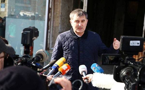 სოზარ სუბარი გორში დევნილებს შეხვდა