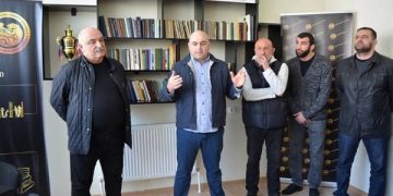 ნუგზარ სხირელის სახელობის ჭიდაობის დარბაზში სპორტული ბიბლიოთეკა გაიხსნა