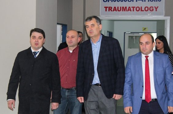 გორში დევნილებს უფასო სამედიცინო გამოკვლევა უტარდებათ