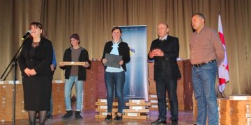 შიდა ქართლის 308 წარჩინებულ მოსწავლეს კომპიუტერები გადაეცა