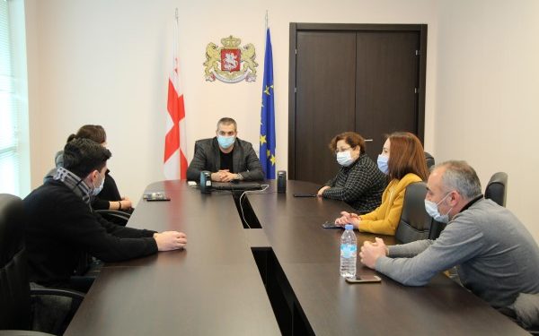 მამუკა საღარეიშვილმა რეგიონის რესურსცენტრების წარმომადგენლებთან სამუშაო შეხვედრა გამართა