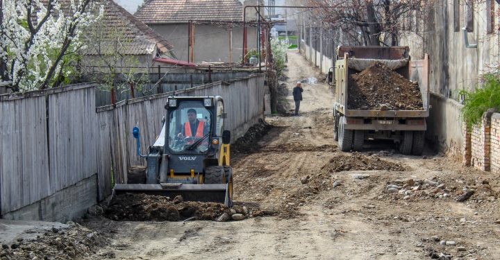 გუბერნატორი კასპში მიმდინარე სარეაბილიტაციო სამუშაოებს გაეცნო