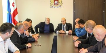 ახალი გუბერნატორი მუნიციპალიტეტების მერებს შეხვდა