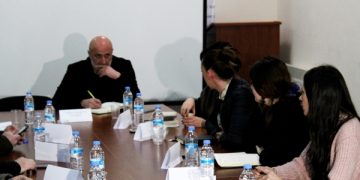 გუბერნატორი არასამთავრობო ორგანიზაციების წარმომადგენლებს შეხვდა