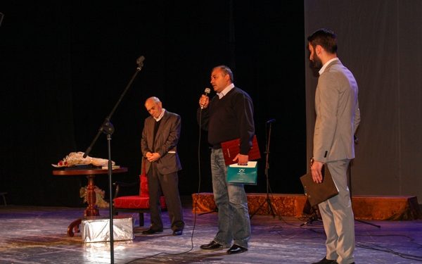 ერისთავის თეატრში ვანო ჩხიკვაძის შემოქმედებითი საღამო გაიმართა