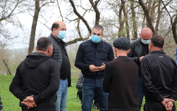 ხაშურის მუნიციპალიტეტის სოფლებში გზების დაგება მიმდინარეობს