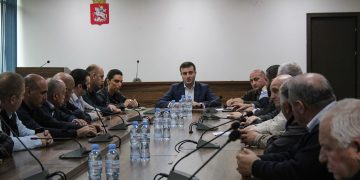 გუბერნატორი შიდა ქართლის რეგიონში მომუშავე სამშენებლო კომპანიების წარმომადგენლებს შეხვდა