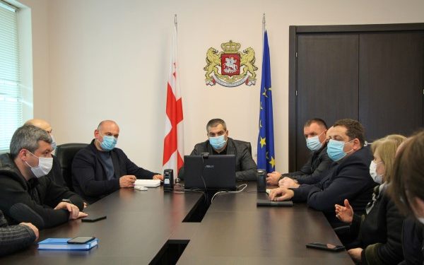 შიდა ქართლის სახელმწიფო რწმუნებული მამუკა საღარეიშვილი შტაბის წევრებს შეხვდა.