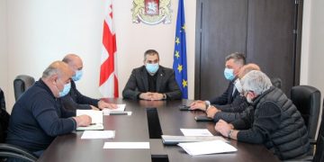 შიდა ქართლის რწმუნებულმა სამხარეო ადმინისტრაციაში შეხვედრა გამართა