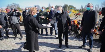 სასოფლო-სამეურნეო საქმიანობის ხელშეწყობის მიზნით 27 დევნილს სასოფლო სამეურნეო ტექნიკა გადასცა