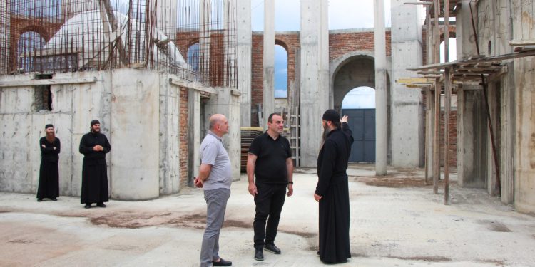 ლევან ხარაბაძე ახალი ბანას პროექტს გაეცნო