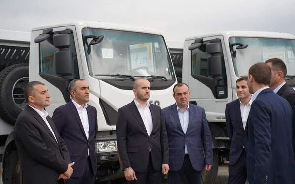 საქართველოს მთავრობის გადაწყვეტილებით, რეგიონებს ახალი ნაგავმზიდები გადაეცათ