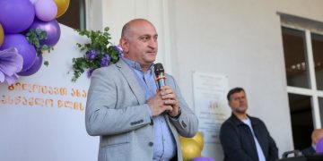 სიმონ გულედანმა მოსწავლეებსა და პედაგოგებს ახალი სასწავლო წლის დაწყება მიულოცა