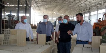 შიდა ქართლის რწმუნებული კასპში კერამიკული პროდუქციის საწარმოს სამუშაო პროცესს გაეცნო