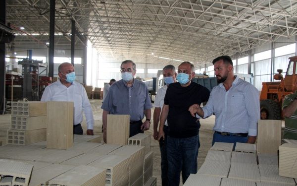 შიდა ქართლის რწმუნებული კასპში კერამიკული პროდუქციის საწარმოს სამუშაო პროცესს გაეცნო