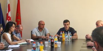 გიორგი ხოჯევანიშვილმა ქარელის მუნიციპალიტეტის მერიაში პირველი სამუშაო შეხვედრა გამართა