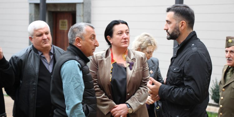 ხელისუფლების წარმომადგენლებმა გორის მუნიციპალიტეტში მცხოვრებ ვეტერანებს ვეტერანთა დღე მიულოცეს