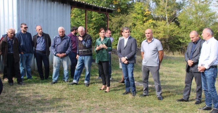 ხელისუფლების წარმომადგენლები ქარელის მუნიციპალიტეტის სოფლების მოსახლეობას შეხვდნენ