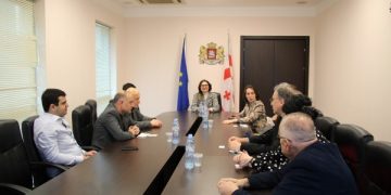 შიდა ქართლის რწმუნებულმა ისრაელის ელჩს უმასპინძლა