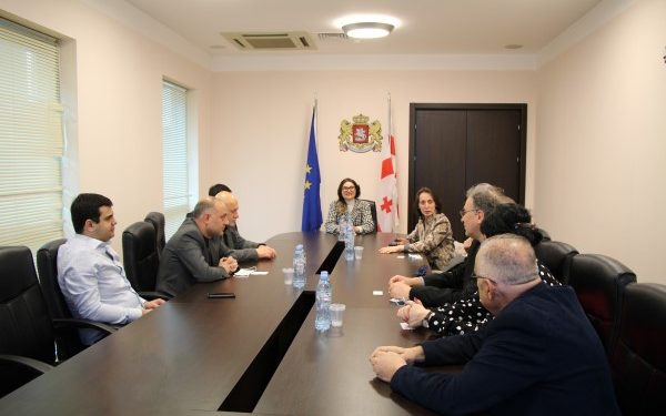 შიდა ქართლის რწმუნებულმა ისრაელის ელჩს უმასპინძლა