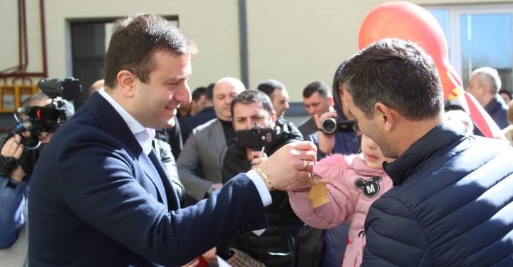 გორში, ახალაშენებულ კორპუსებში 34 დევნილ ოჯახს ბინები გადაეცათ
