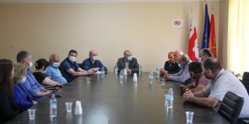 ვალერიან მჭედლიძემ მორიგი შეხვედრა ქარელის მუნიციპალიტეტის მერიაში გამართა