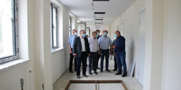 ქემფერის სკოლის სარეაბილიტაციო სამუშაოების მიმდინარეობას რეგიონის სახელმწიფო რწმუნებული გაეცნო