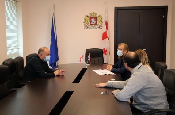 შიდა ქართლის რწმუნებული არასამთავრობო ორგანიზაცია ,,ქართლოსის“ წარმომადგენლებს შეხვდა