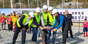 კასპში თანამედროვე სტანდარტების შესაბამისი საფეხბურთო სტადიონის მშენებლობა დაიწყო
