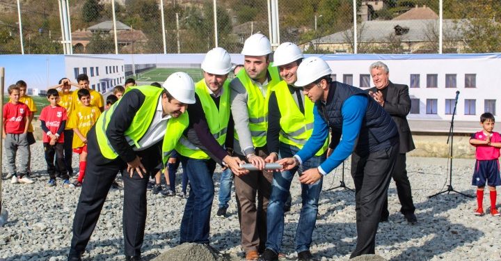 კასპში თანამედროვე სტანდარტების შესაბამისი საფეხბურთო სტადიონის მშენებლობა დაიწყო