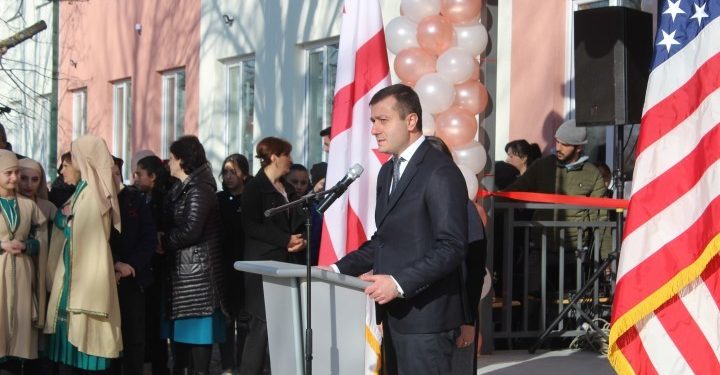 საოკუპაციო ხაზთან მდებარე სოფელ ქვეშში ამერიკის საელჩოს მხარდაჭერით სკოლა გაიხსნა