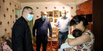 მამუკა საღარეიშვილმა კასპში მცხოვრები სოციალრად დაუცველი მრავალშვილიანი ოჯახები მოინახულა